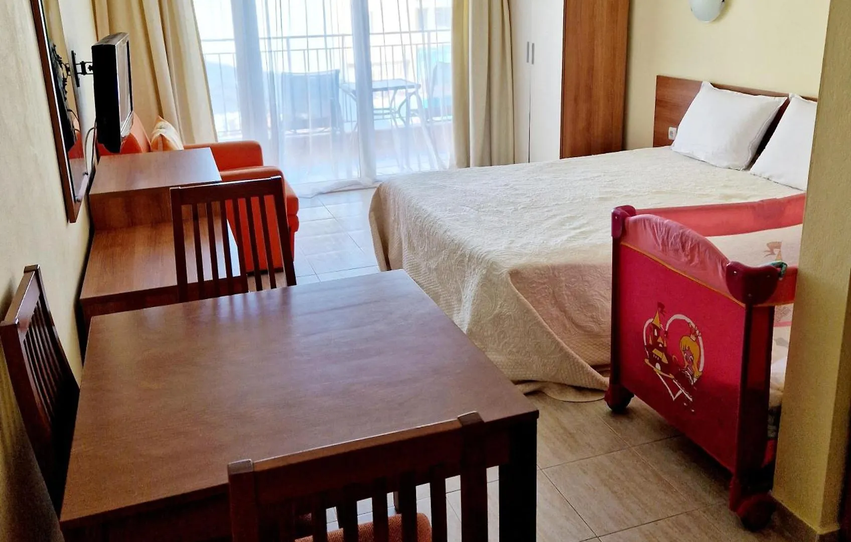 Pool View Apartment, Sunny Beach Resort